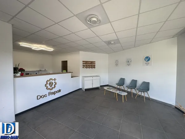 Local commercial de 55.30 M2 à Labarthe sur Leze