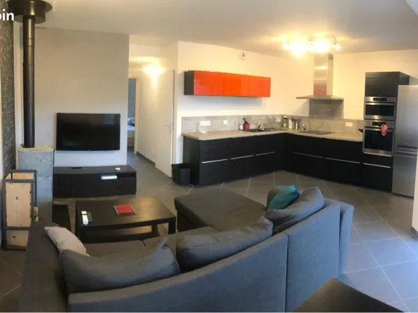 T2 meublé 48 m² avec jardin clos, garage et parking