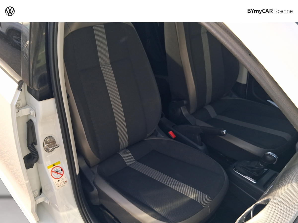 Volkswagen e-UP Electrique — photo 16