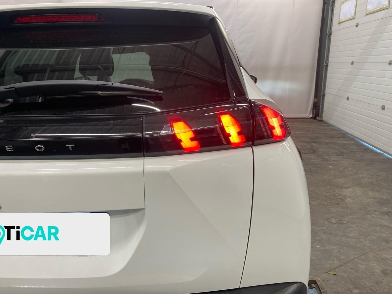 Peugeot 2008 puretech 100 s&s bvm6 style — photo 31
