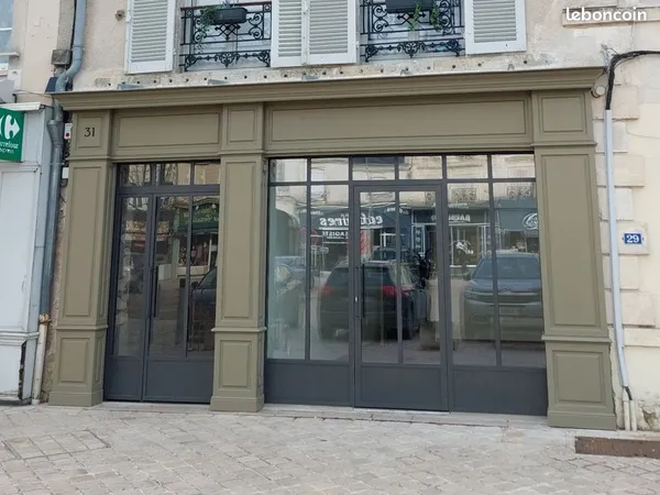 Beau local commercial , entièrement refait à neuf