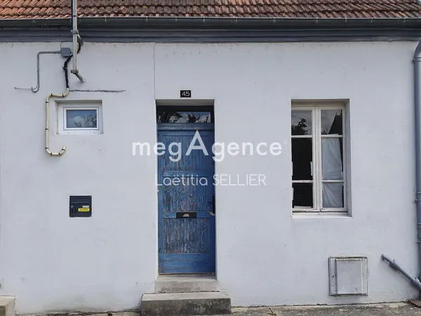 Maison à rénover avec terrasse à Montluçon