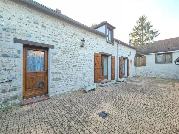 Maison en pierre au calme absolu - Terrain de 608 m²