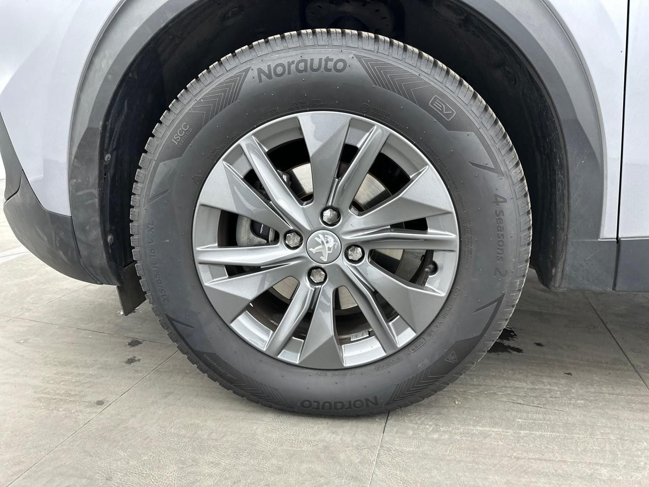 Peugeot 2008 puretech 100 s&s bvm6 style — photo 14