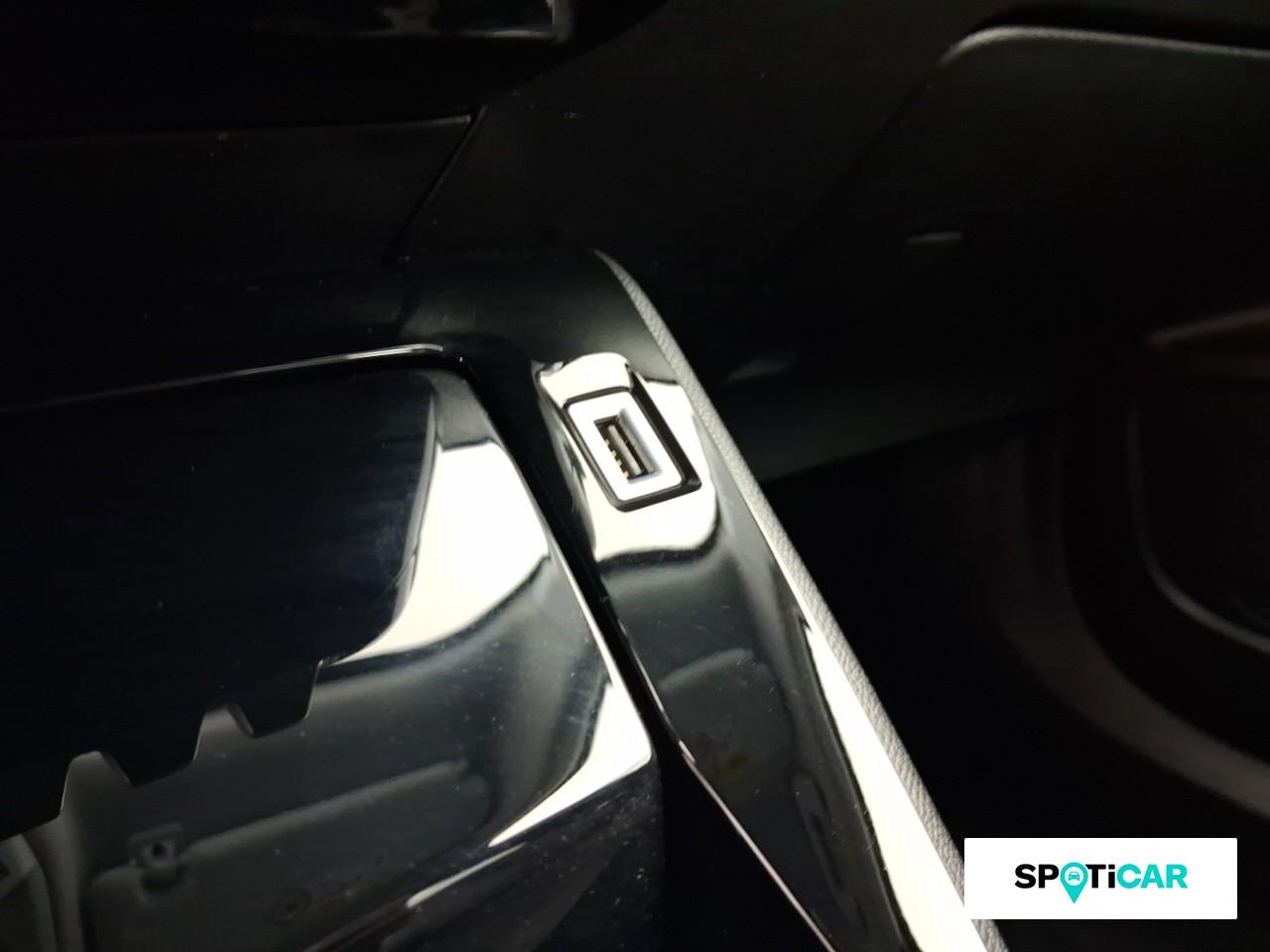 Peugeot 2008 1.2 puretech 130ch s&s allure pack — photo 16