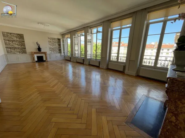 Duplex 9 pièces 291 m²