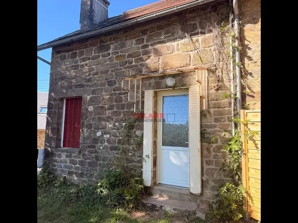 Petite maison en pierre entre Egletons et Marcillac