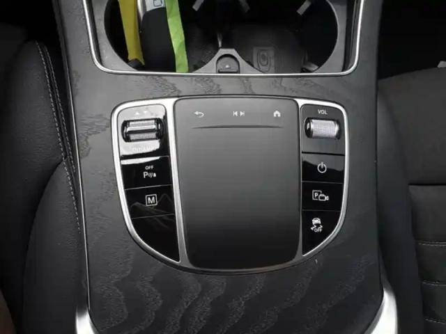 Mercedes Glc 300e 4matic coupé amg line — photo 20