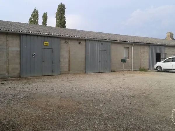 Local d'activité 120 m²