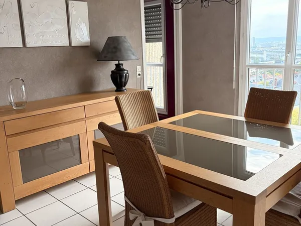 Appartement III pièces meublé quartier Descroizilles