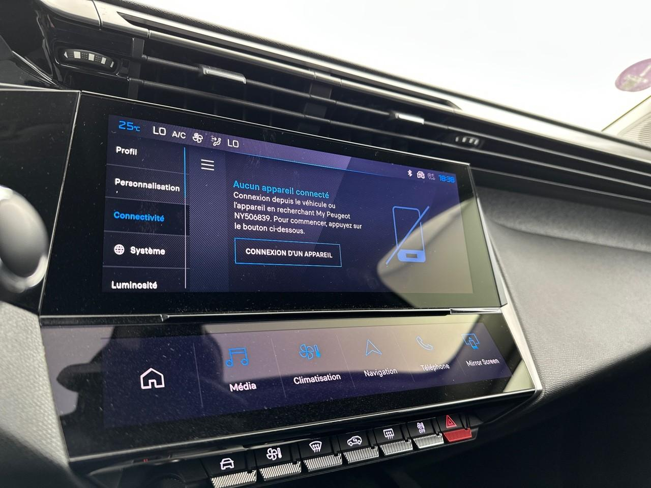 Peugeot 308 phev 180 e-eat8 allure pack — photo 24