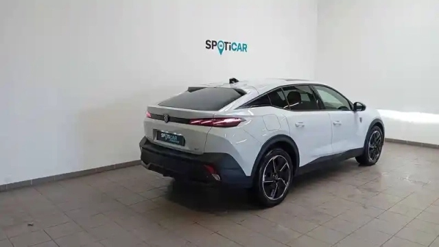 Peugeot 408 electrique 58 kwh 210 ch — photo 30