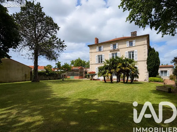 Maison 9 pièces 248 m²