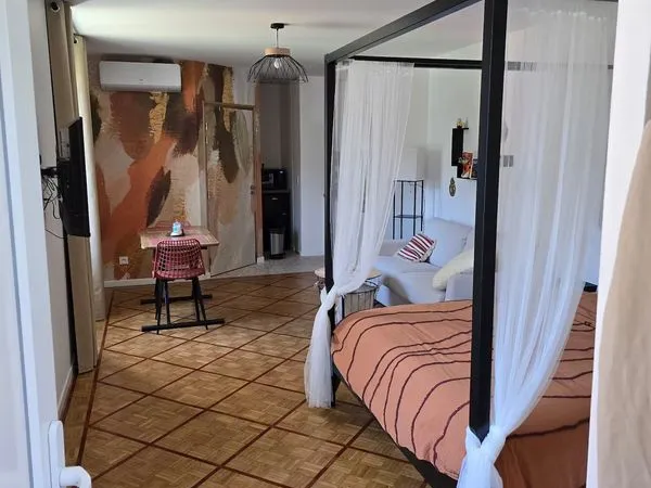 Grand studio meublé - Location au mois - Saint-Jean-de-Maurienne- 200m gare