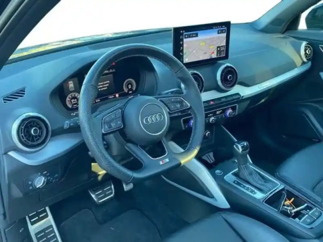 Audi Q2 35 tfsi 150 s tronic 7 s line plus — photo 9