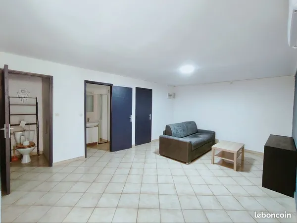 Studio meublé 42m² + terrasse - Centre Gareoult