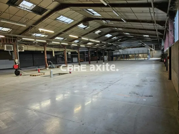 Local industriel 6193 m²