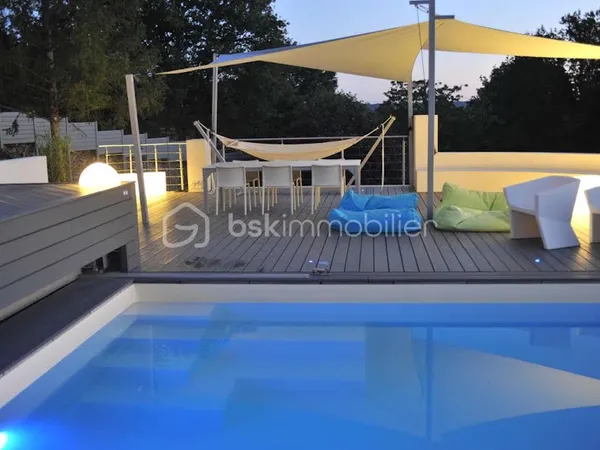 Villa 5 pièces 320 m²