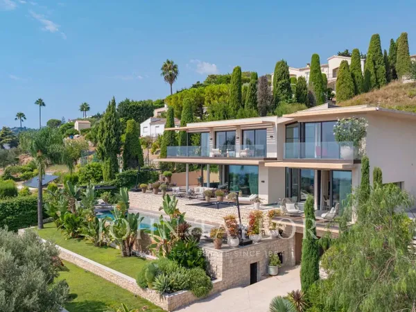 Maison 10 pièces 575 m²