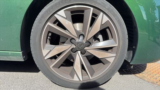 Peugeot 308 1.2 Puretech 130 EAT8 - Allure Pack – 2023 – 53452 km – Essence – Boîte Automatique — photo 18