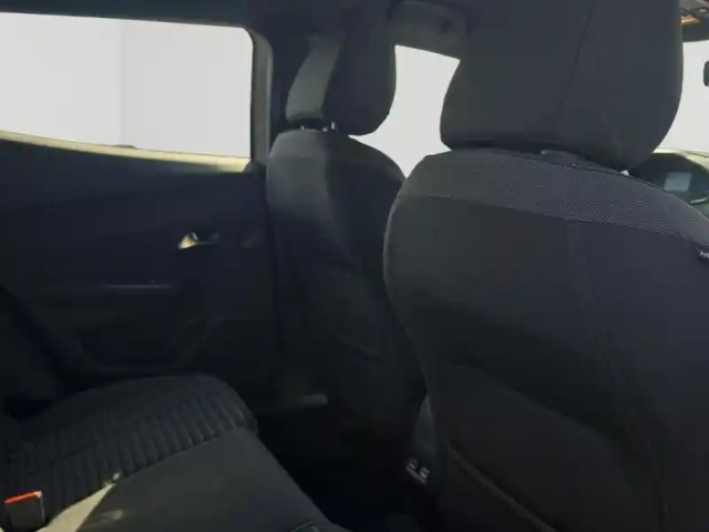 Peugeot 2008 e- 136ch active — photo 14