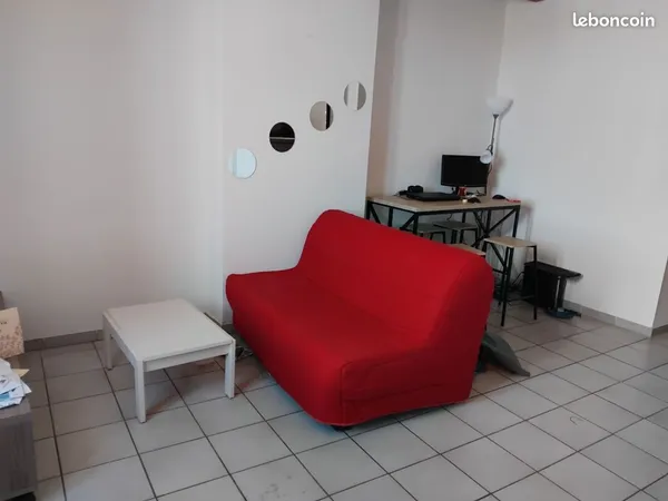 Loue F1 de 33 m2 au calme