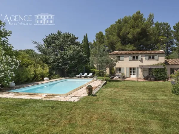 Maison de charme 143 m² sur 1900 m² de terrain nord Aix-en-Pro
