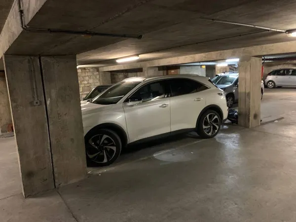 Parking 12 m²
