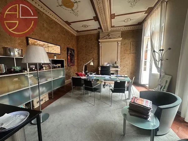 Bureau et espace de travail Location Toulouse  184m² 3842€