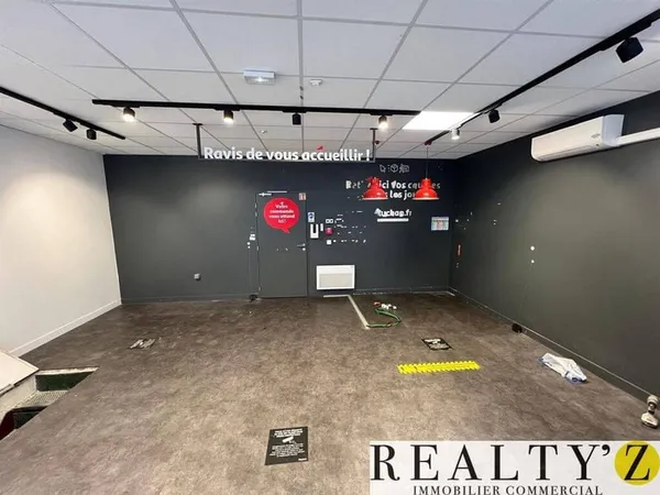 Boutique 1 pièce 104 m²