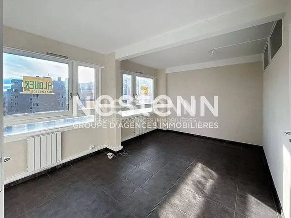 Local commercial 5 pièces 49 m²