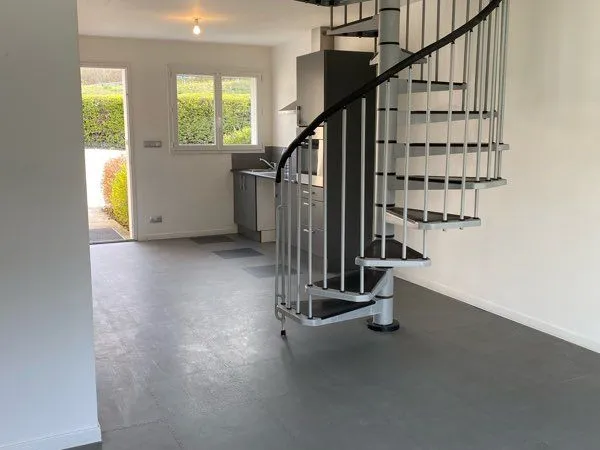 Maison mitoyenne avec garage