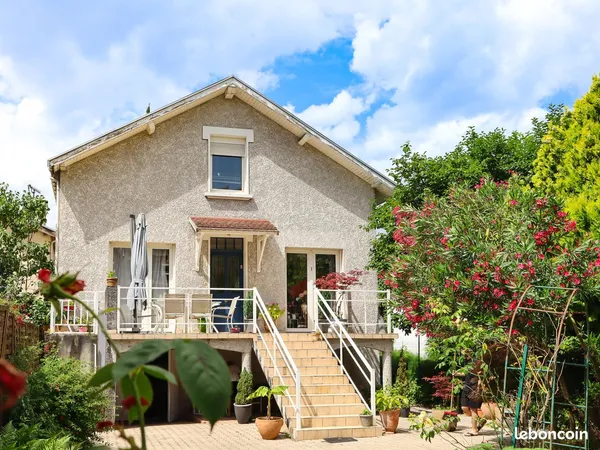 Maison individuelle Grenoble - 130 m² - Terrain 552 m² - 360 000