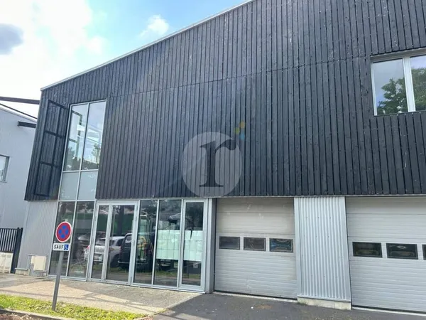 Local d'activité 1259 m²