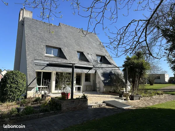 Maison familiale 240 m², 3600 m2. 5 chambres dont suite parentale, parc arboré clos, terrasse sud et