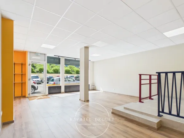 Local 2 pièces 67 m²