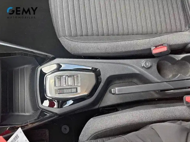 Peugeot 208 hybrid 100 e-dcs6 — photo 34