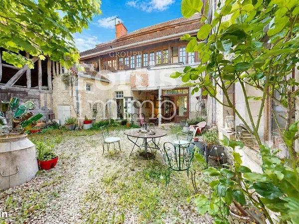 Propriété 11 pièces 298 m²