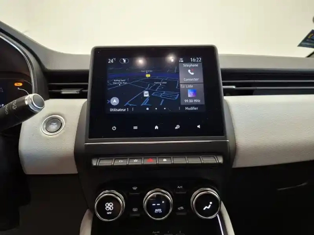 Renault Clio e-tech 140 - 21 — photo 43
