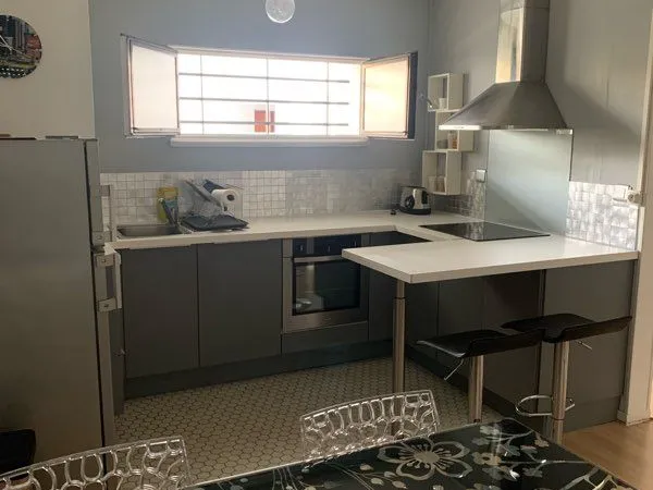 T2 MEUBLÉ - FACE HÔPITAL PELLEGRIN / 42m2