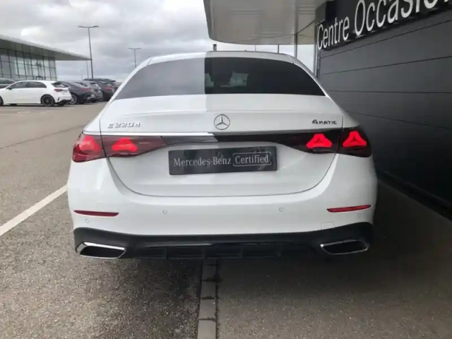Mercedes Classe E 220 d 4matic amg line berline — photo 4
