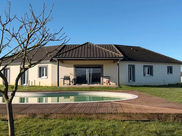 Maison familiale de plain-pied avec piscine et vue Pyrénées - 128 m² - Terrain de 2 100 m²