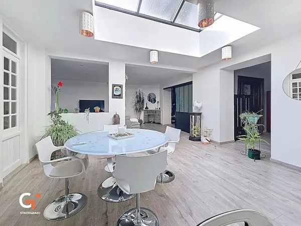 Appartement 8 pièces 213 m²