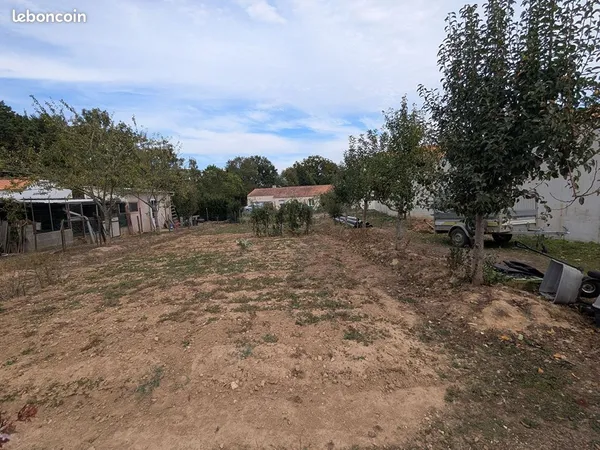 Terrain 716 m² TALMONT SAINT HILAIRE