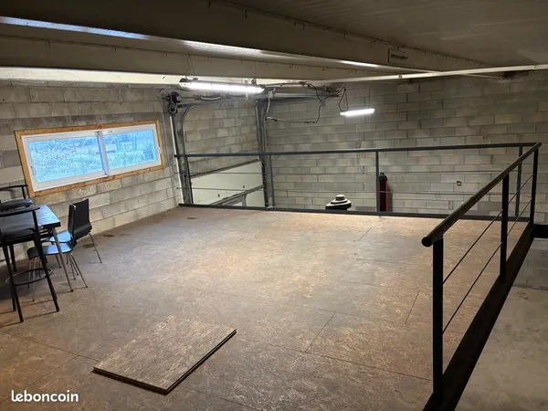 Local d’activité et entrepôt Location La Neuvelle-lès-Lure 1p 100m² 520€