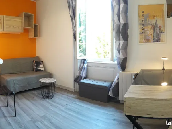 Studio très calme proche gare de Bourg