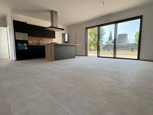 Cadenet - Villa neuve plain-pied 100 m² - 3 chambres - Grand terrain