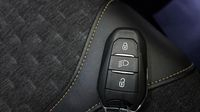 Peugeot 3008 HYBRID4 300ch Roadtrip e-EAT8 — photo 16