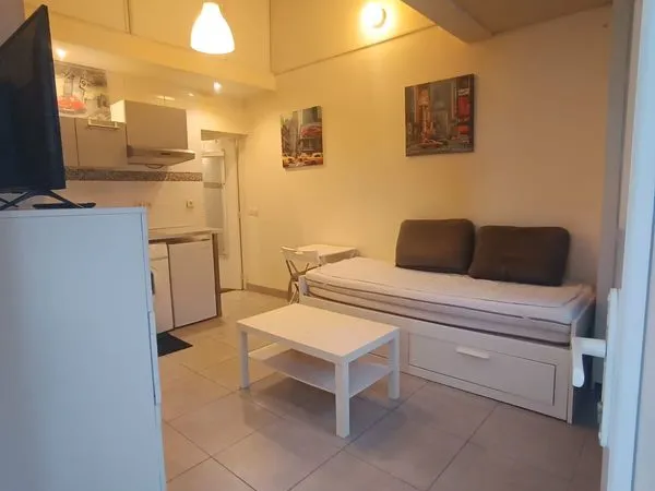Studio meuble a louer