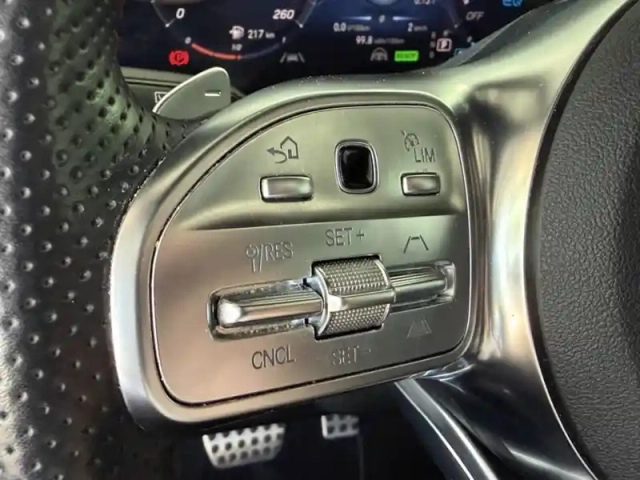 Mercedes Gla 250 e amg line — photo 50